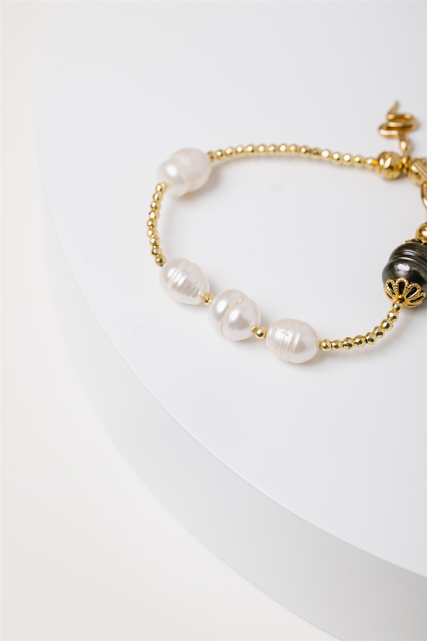 bransoletka-z-perlami-white-pearl-no-4-snakestone-1