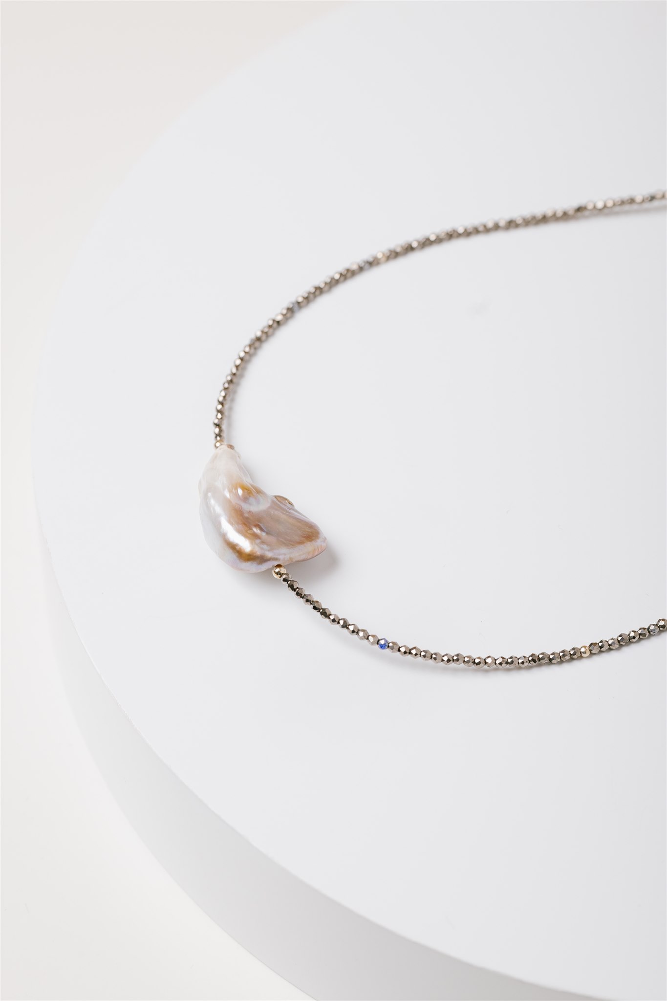 naszyjnik-z-perel-srebrny-pearl-no-1-snakestone-1